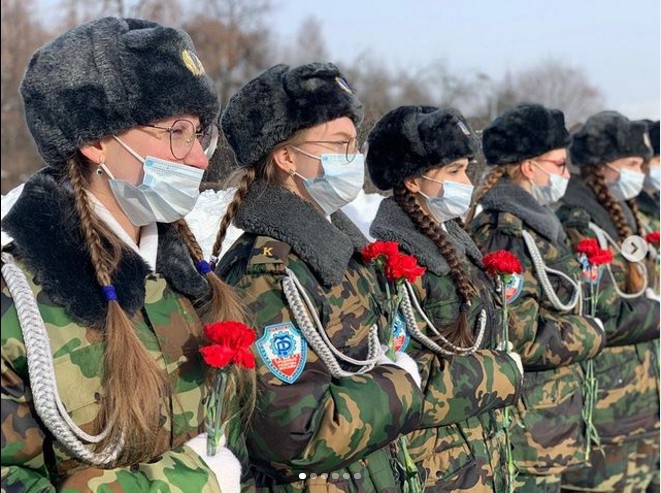 В Строгине состоялось торжественное возложение цветов к обелиску